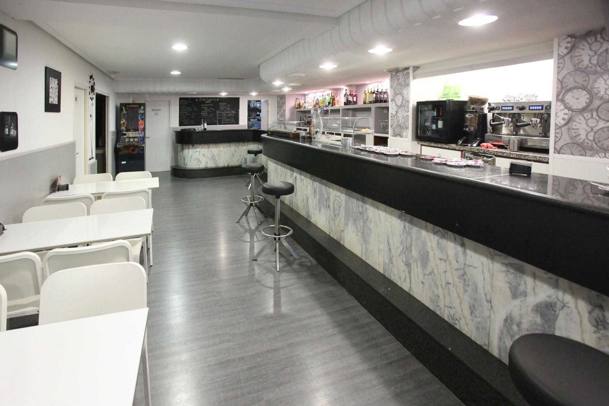 莱昂 唐索罗旅馆酒店 外观 照片